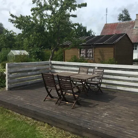 Kuunari Holiday Feriehus Mändjala